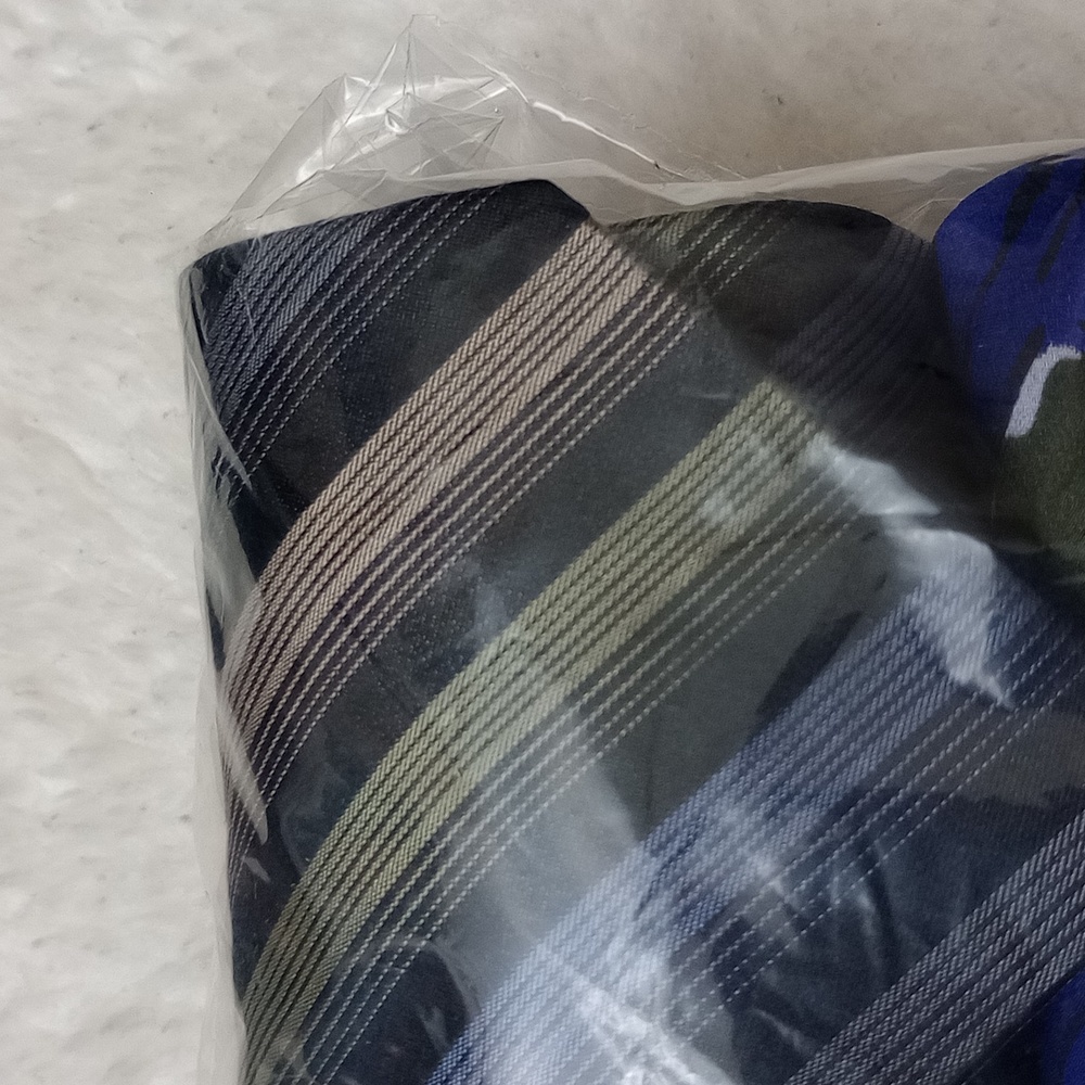 100% Silk (3) Tie Bundle Abstract Vibrant - Picture 2 of 5
